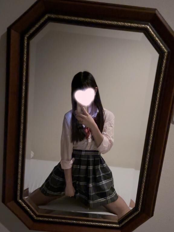 鏡越しのひなみちゃん
