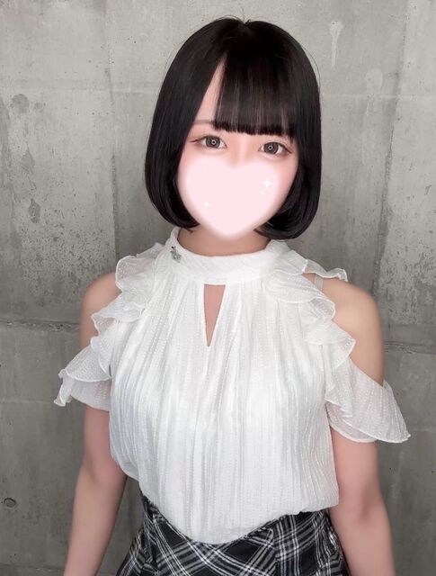 中須えりな